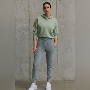 Lululemon Ready to Rulu Jogger Pants Grey size 4 small activewear sporty legging